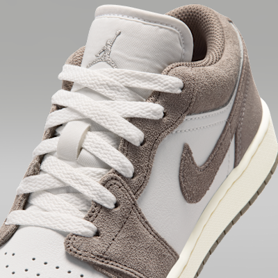 Air Jordan 1 Low Big Kids' Shoes. Nike.com